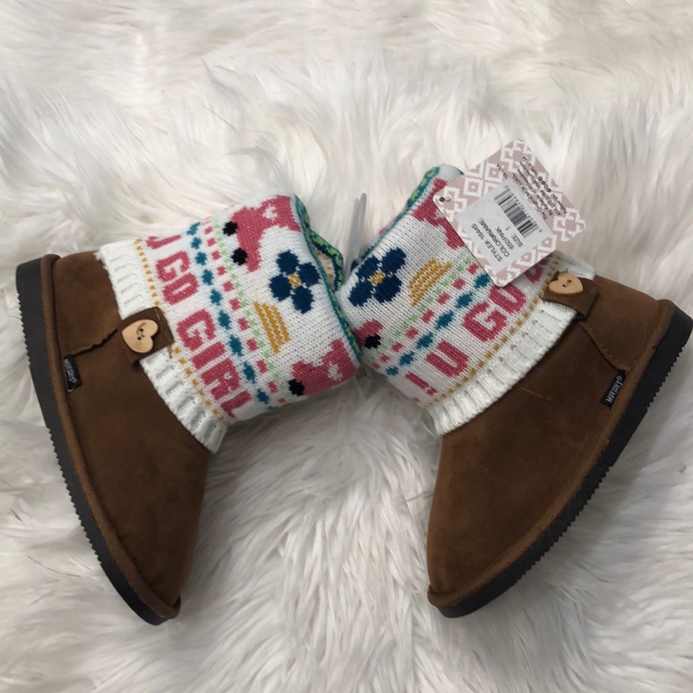 Girls Muk Luks boots